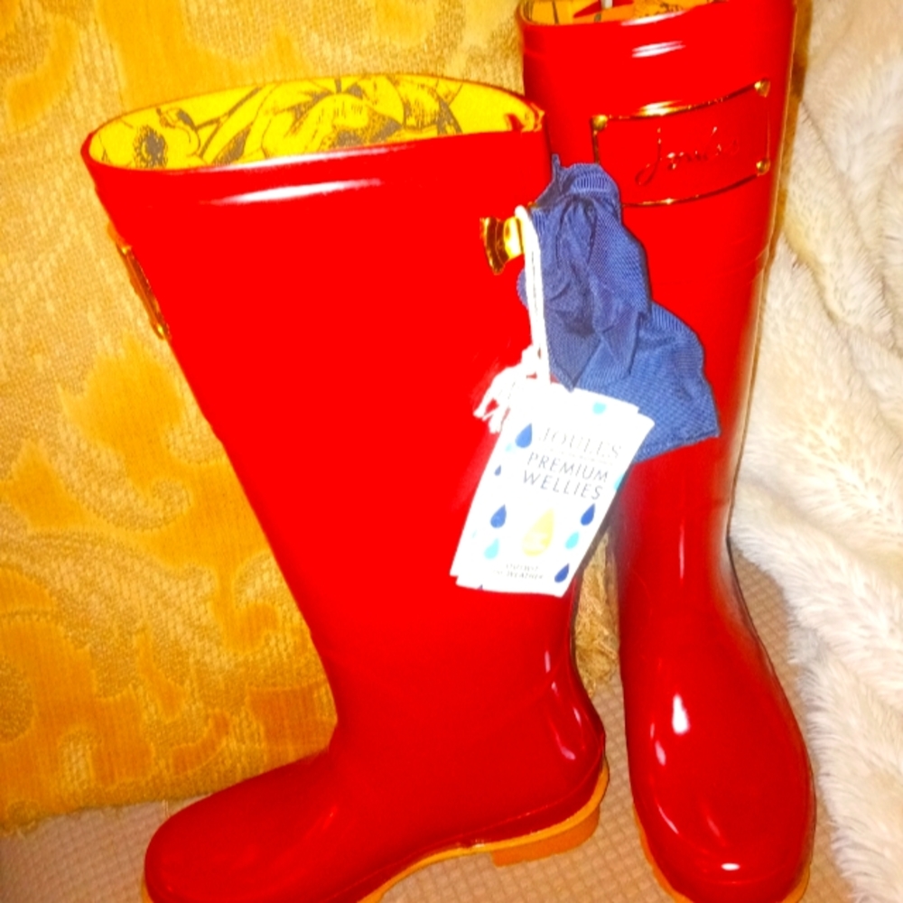 Meet your Posher, Double M